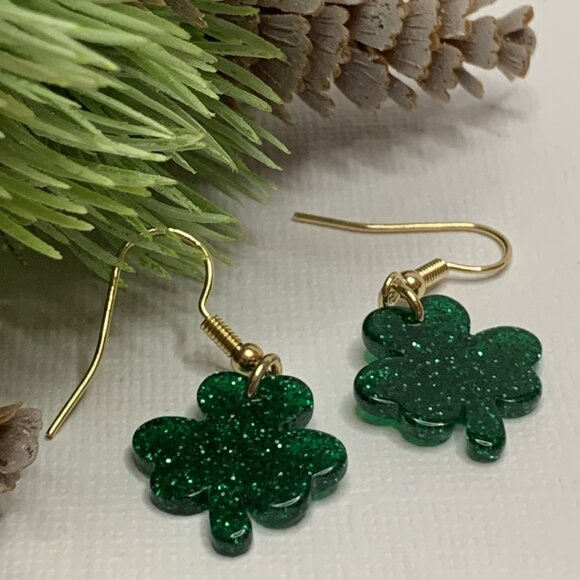 Clover Earring, St. Patrick's Day Earring, Shamrock Earring, Lucky Earring, Gift - Picture 5 of 5